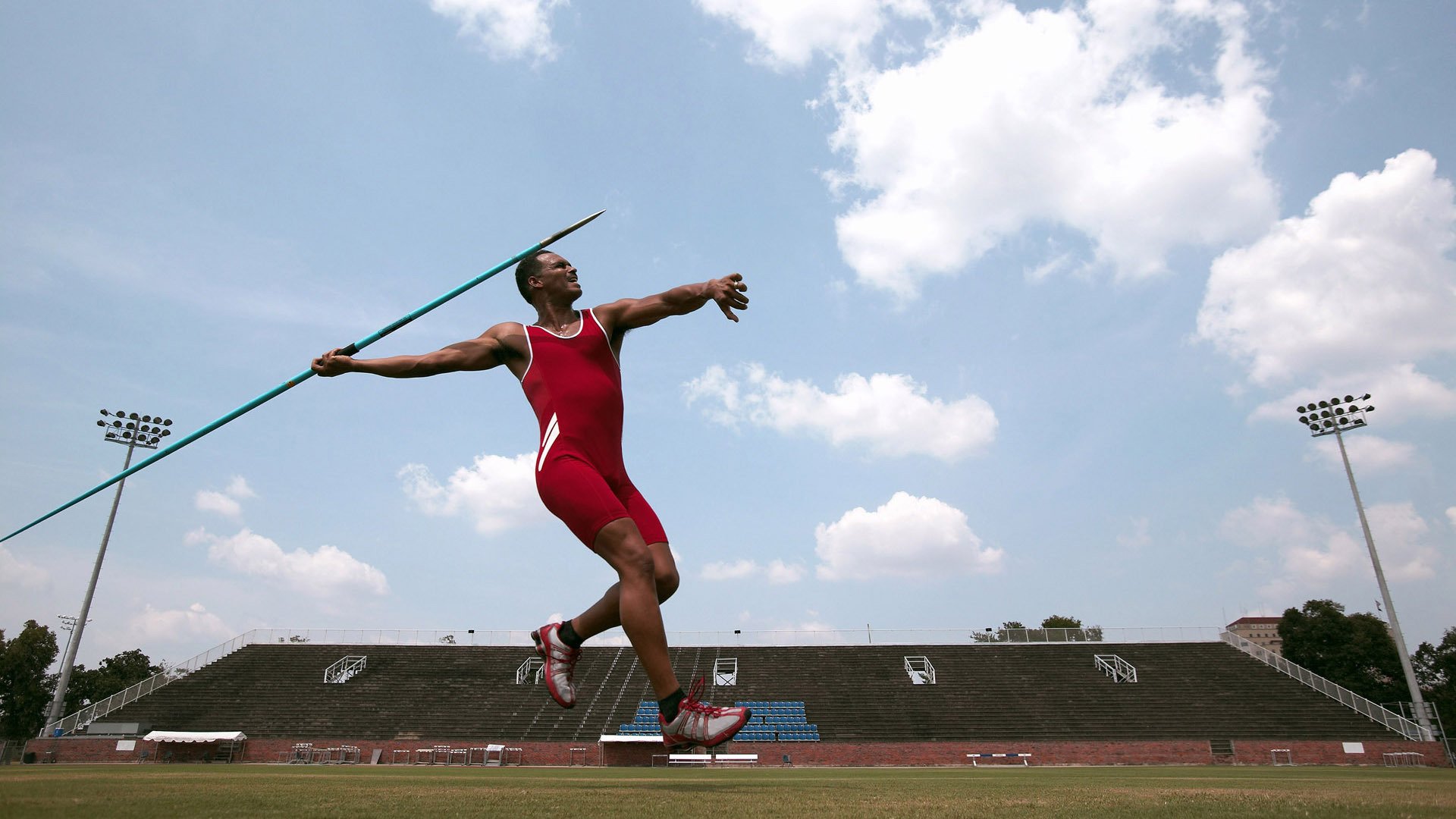 kaiyun体育-【科技裁判】裁判用高科技守护比赛公正，效果显著？，科技运动会裁判员宣誓